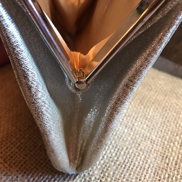 Vintage HL USA Harry Levine Silver Hinge Frame Evening bag - Picture 8 of 12